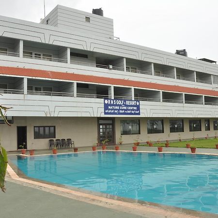 RNS Golf Resort&Nature Cure Centre Māvalli Extérieur photo