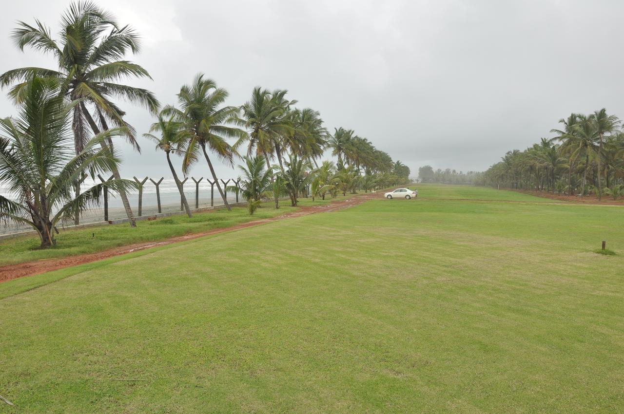 RNS Golf Resort&Nature Cure Centre Māvalli Extérieur photo
