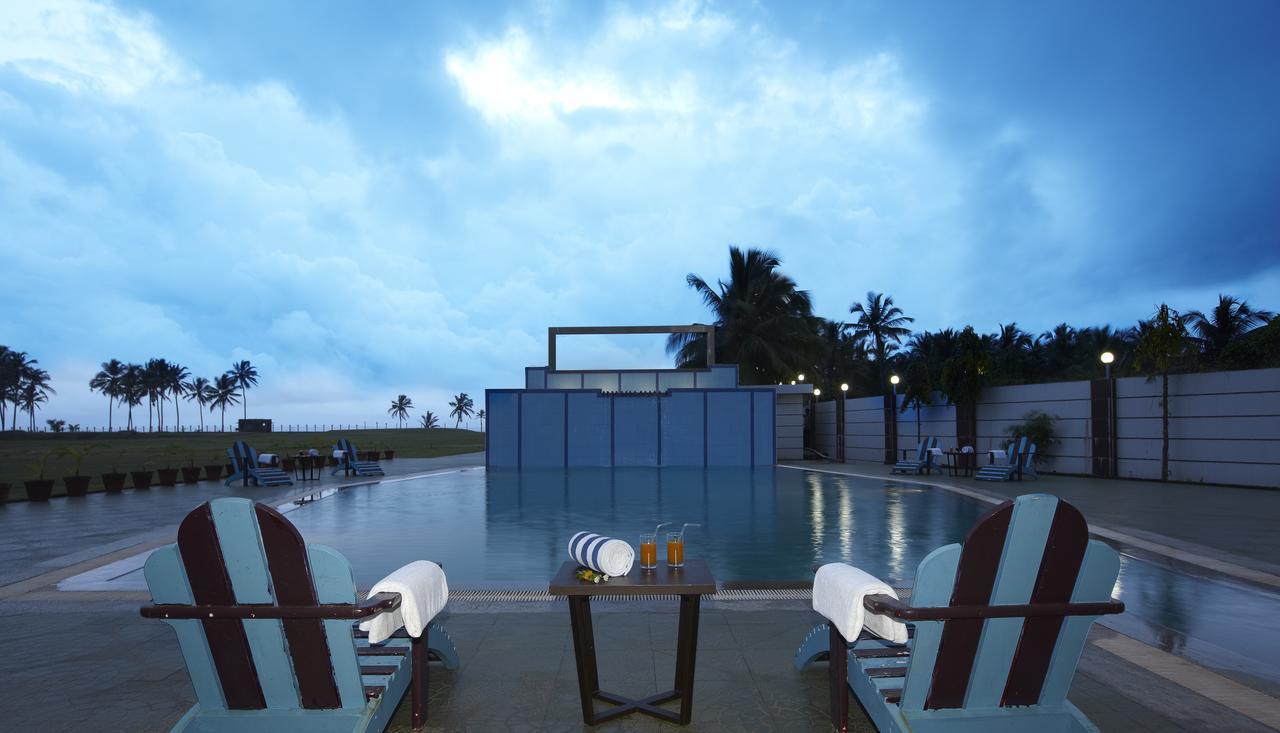 RNS Golf Resort&Nature Cure Centre Māvalli Extérieur photo