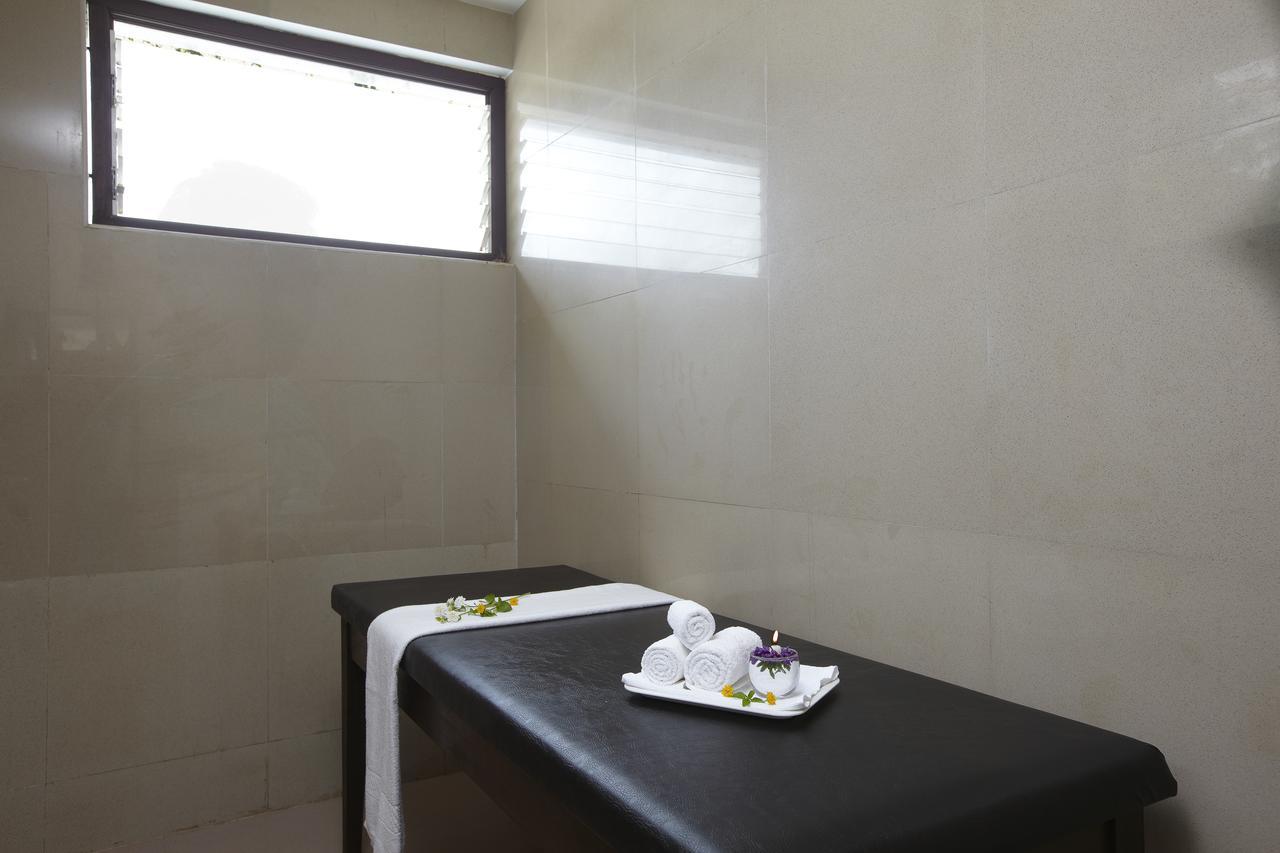 RNS Golf Resort&Nature Cure Centre Māvalli Extérieur photo